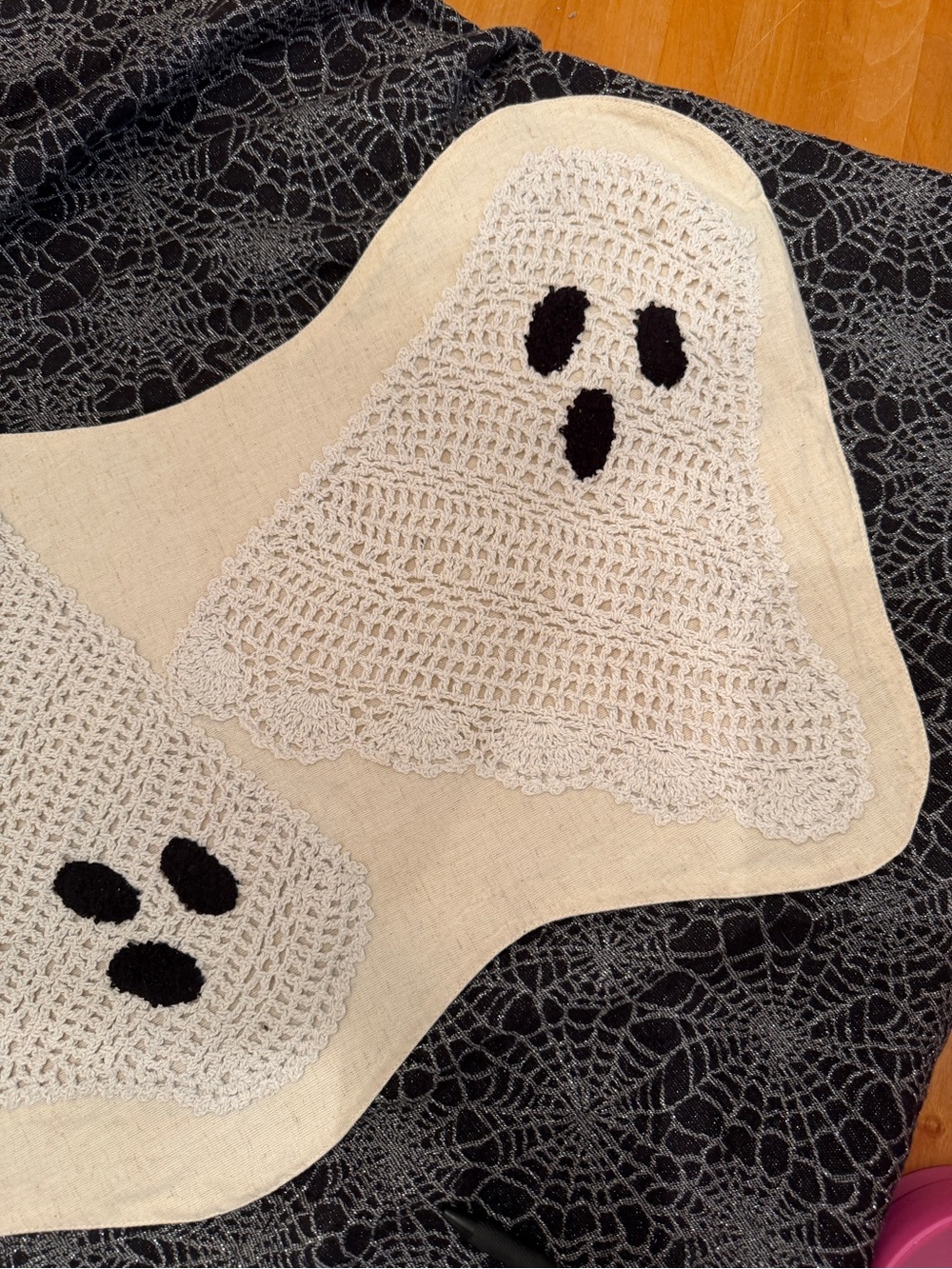 Cupcakes and Cashmere crochet ghost table runner